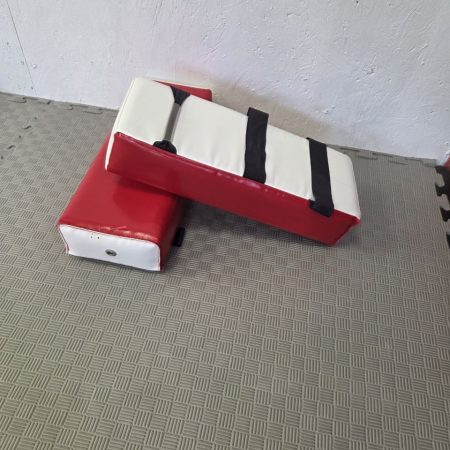 Макивара бело-красная